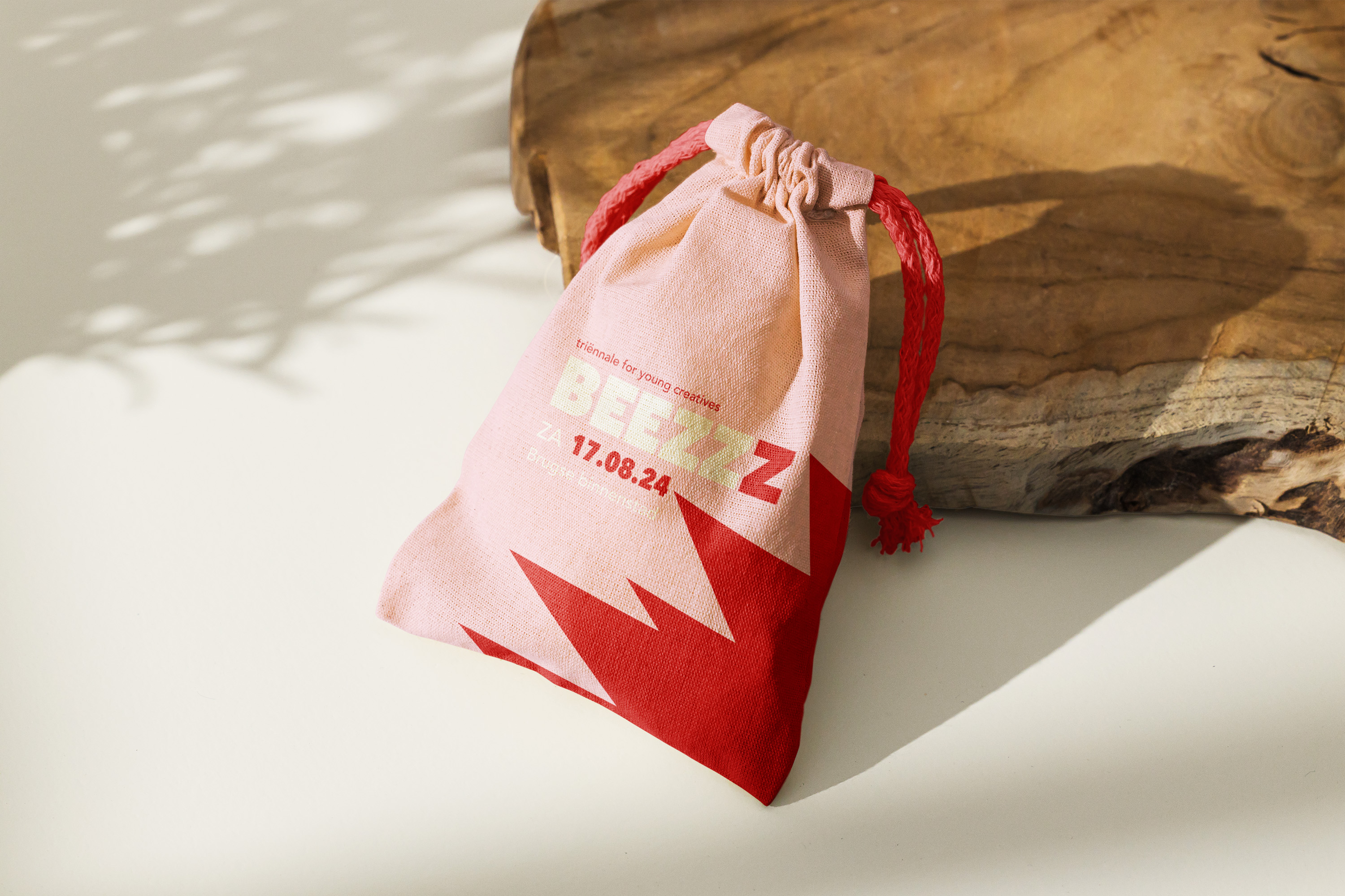 Beezzz bag mockup